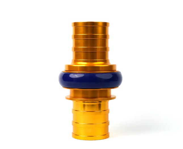 Hvordan skal brannslangekoblingen kobles til?